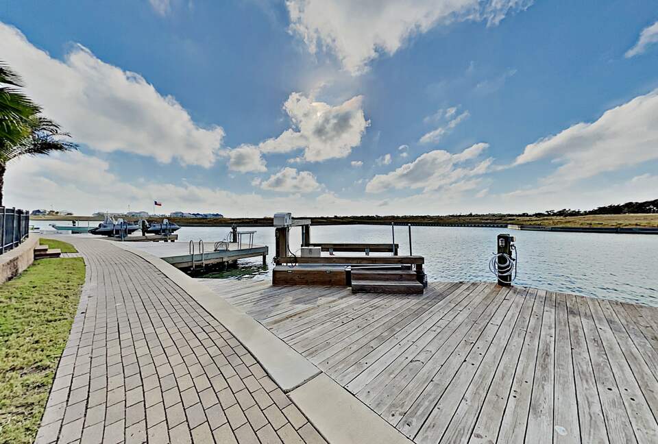Cottage by The Sea | Private Dock, Fishing Pier - Rockport, Texas
