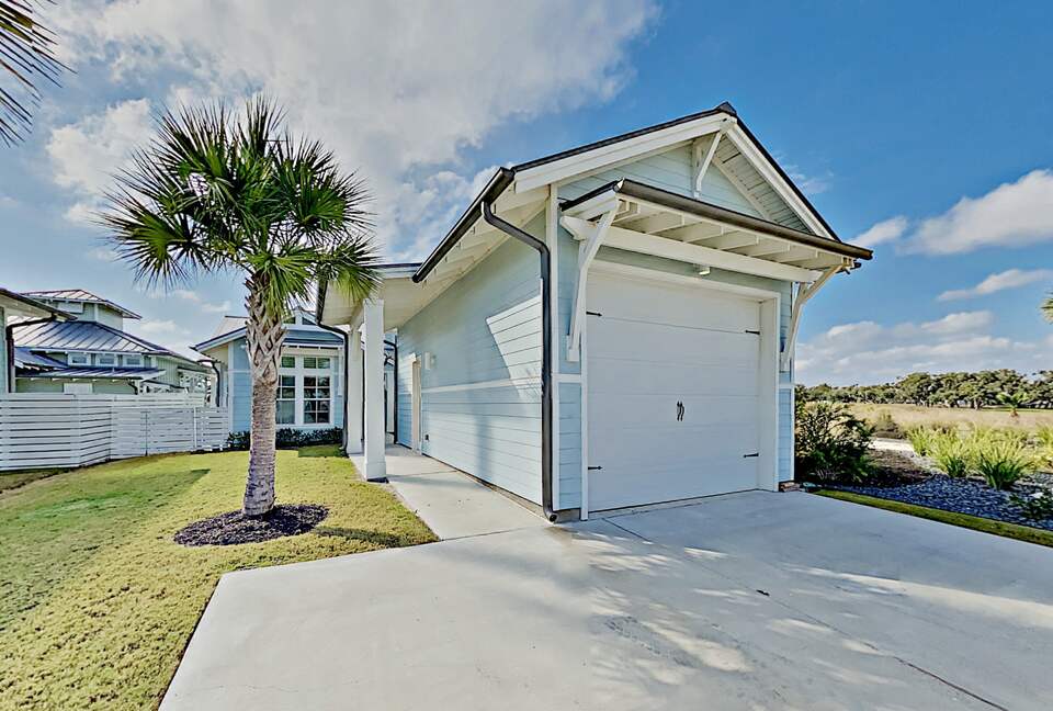 Cottage by The Sea | Private Dock, Fishing Pier - Rockport, Texas