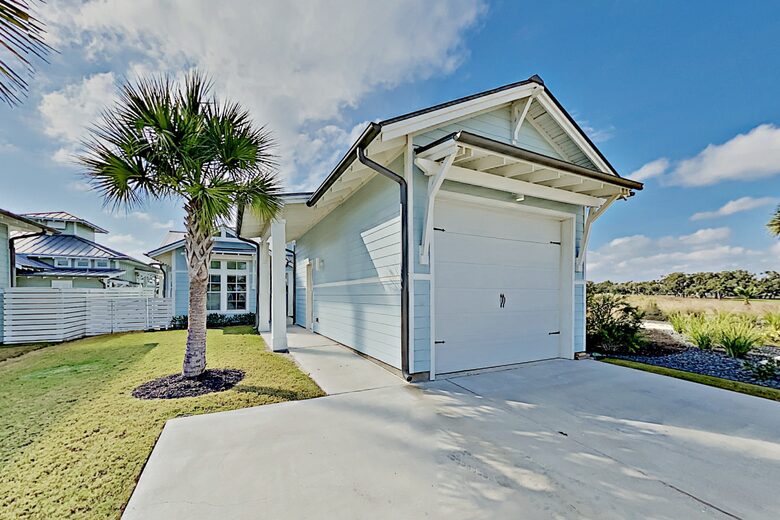 Cottage by The Sea | Private Dock, Fishing Pier - Rockport, Texas