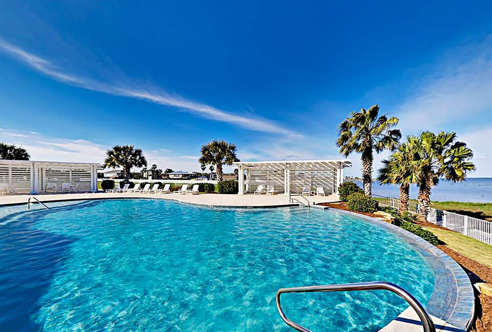 Cottage by The Sea | Private Dock, Fishing Pier - Rockport, Texas