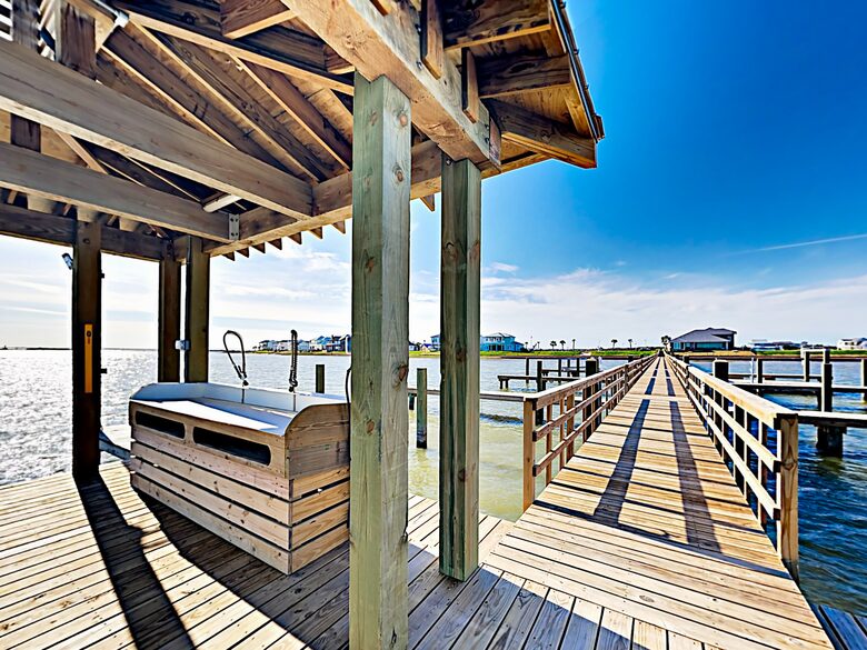 Cottage by The Sea | Private Dock, Fishing Pier - Rockport, Texas