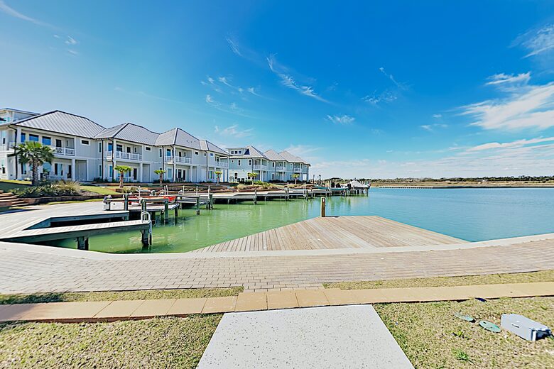 Cottage by The Sea | Private Dock, Fishing Pier - Rockport, Texas