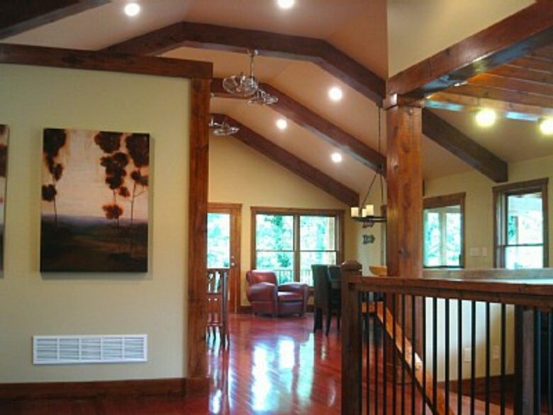 Elegant Lodge on the Lake - Gainesville, Georgia