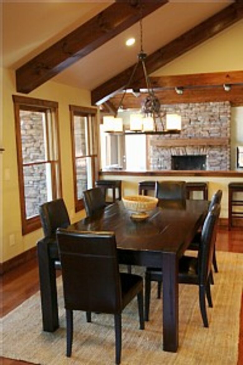 Elegant Lodge on the Lake - Gainesville, Georgia