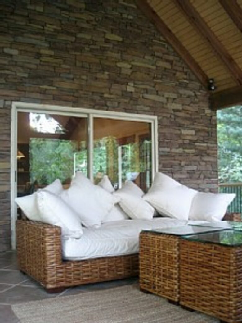 Elegant Lodge on the Lake - Gainesville, Georgia