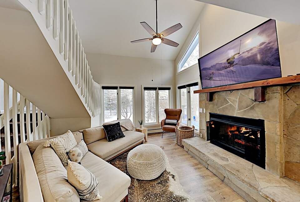 Modern EagleVail Family Retreat | Private Garage - Avon, Colorado