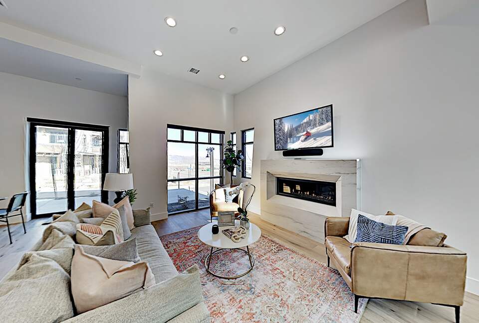 Designer Gem | Hot Tub & Bonus Room | Walk to Lift - Park City, Utah