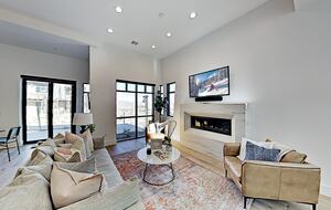 Designer Gem | Hot Tub & Bonus Room | Walk to Lift - Park City, Utah