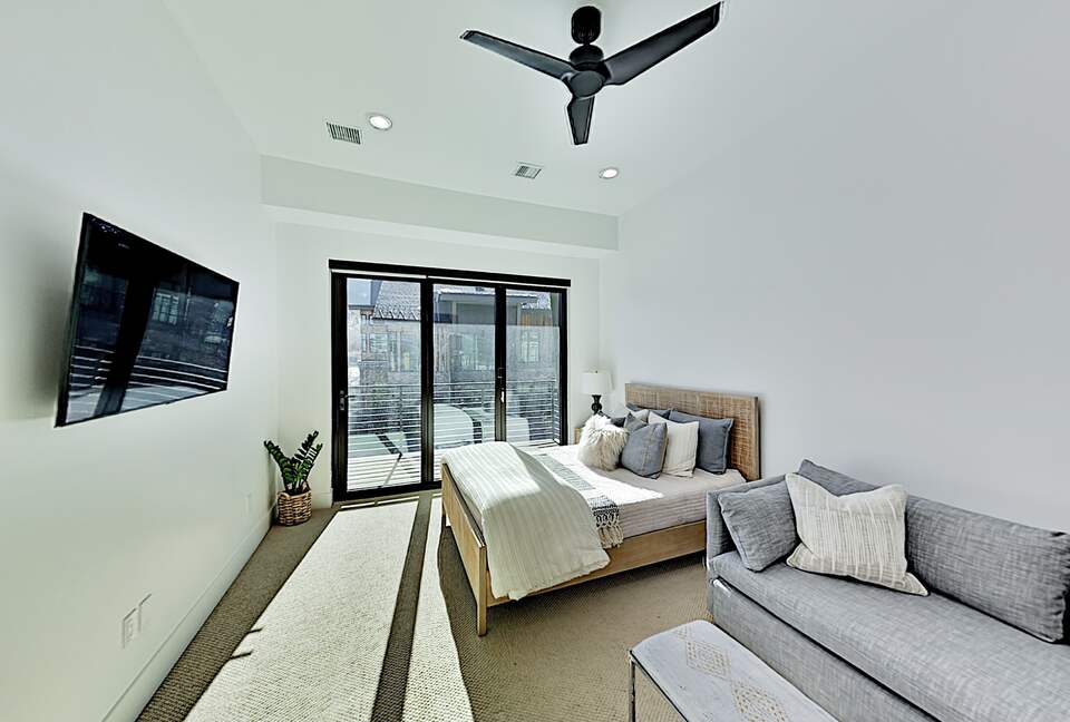 Designer Gem | Hot Tub & Bonus Room | Walk to Lift - Park City, Utah