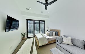 Designer Gem | Hot Tub & Bonus Room | Walk to Lift - Park City, Utah