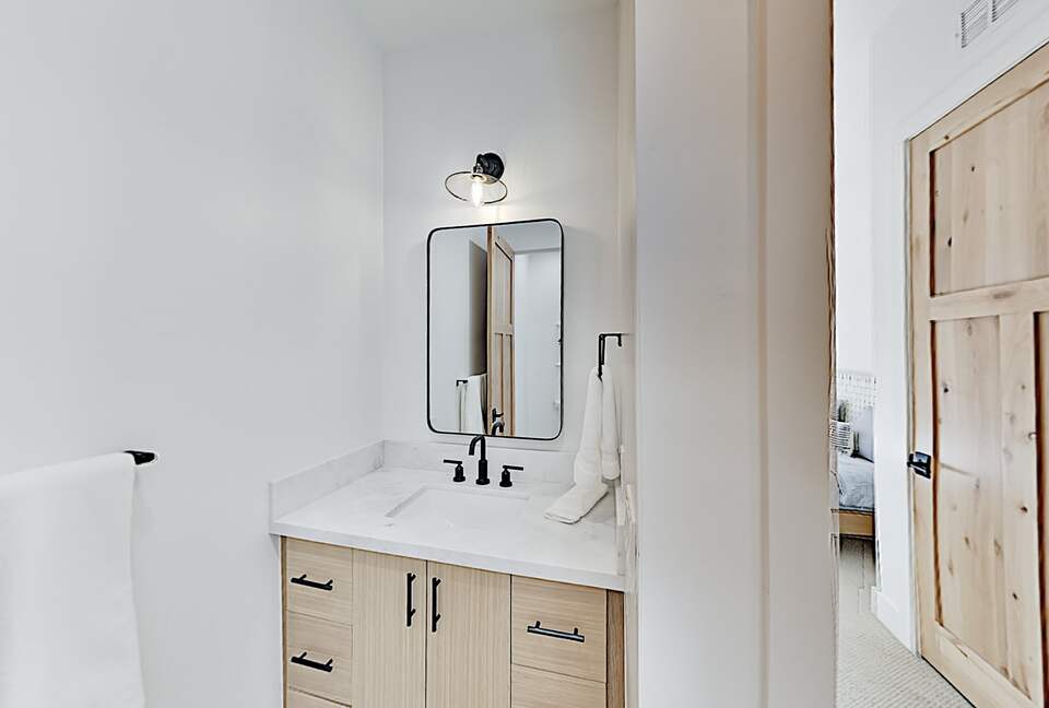 Designer Gem | Hot Tub & Bonus Room | Walk to Lift - Park City, Utah