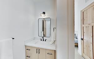 Designer Gem | Hot Tub & Bonus Room | Walk to Lift - Park City, Utah