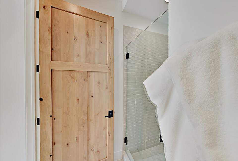 Designer Gem | Hot Tub & Bonus Room | Walk to Lift - Park City, Utah