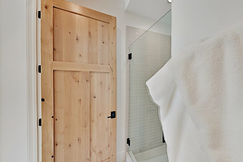 Designer Gem | Hot Tub & Bonus Room | Walk to Lift - Park City, Utah