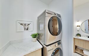 Designer Gem | Hot Tub & Bonus Room | Walk to Lift - Park City, Utah