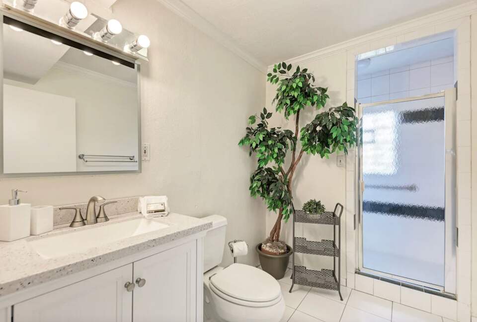 All Decked Out Waterfront Retreat - Sarasota, Florida