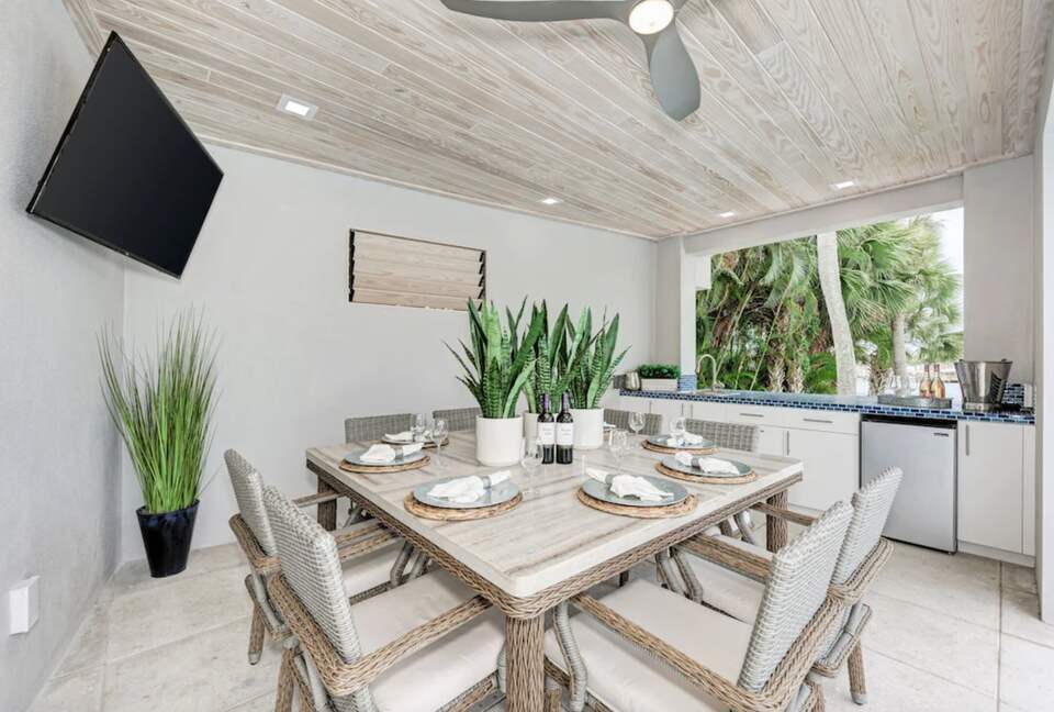 All Decked Out Waterfront Retreat - Sarasota, Florida