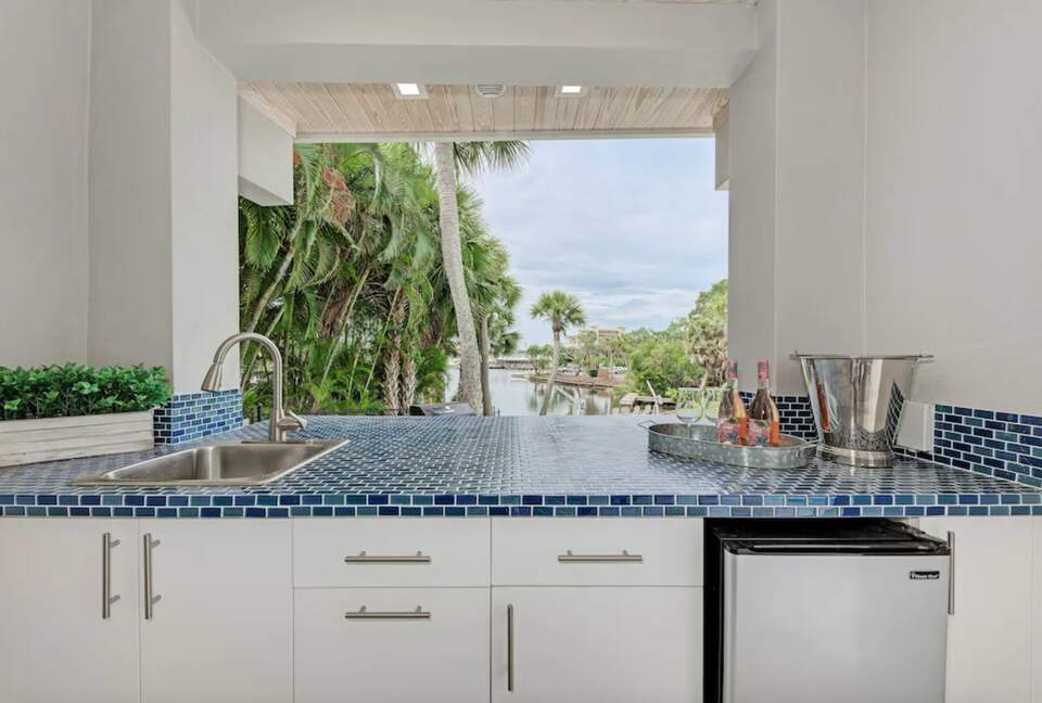 All Decked Out Waterfront Retreat - Sarasota, Florida