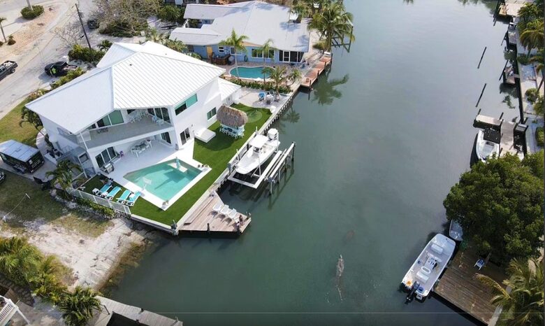 Island Life Villa - 5 Bed at Anna Maria Island - Holmes Beach, Florida