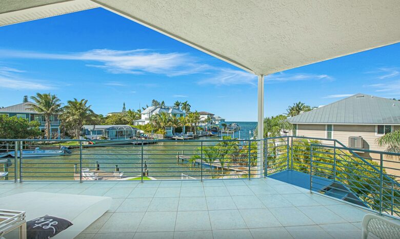 Island Life Villa - 5 Bed at Anna Maria Island - Holmes Beach, Florida