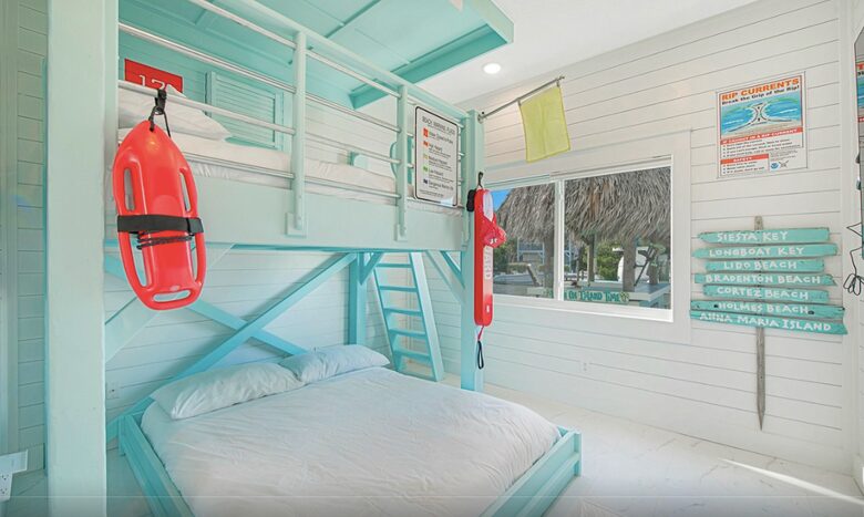 Island Life Villa - 5 Bed at Anna Maria Island - Holmes Beach, Florida