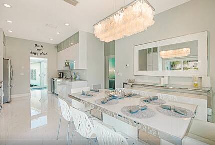 Island Life Villa - 5 Bed at Anna Maria Island - Holmes Beach, Florida