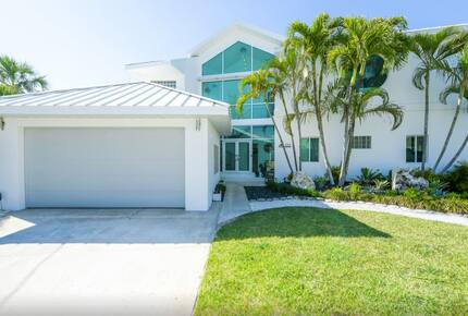 Island Life Villa - 5 Bed at Anna Maria Island - Holmes Beach, Florida