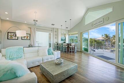 Island Life Villa - 5 Bed at Anna Maria Island - Holmes Beach, Florida