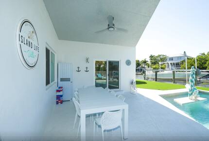 Island Life Villa - 5 Bed at Anna Maria Island - Holmes Beach, Florida