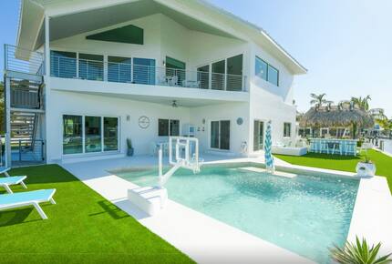 Island Life Villa - 5 Bed at Anna Maria Island - Holmes Beach, Florida
