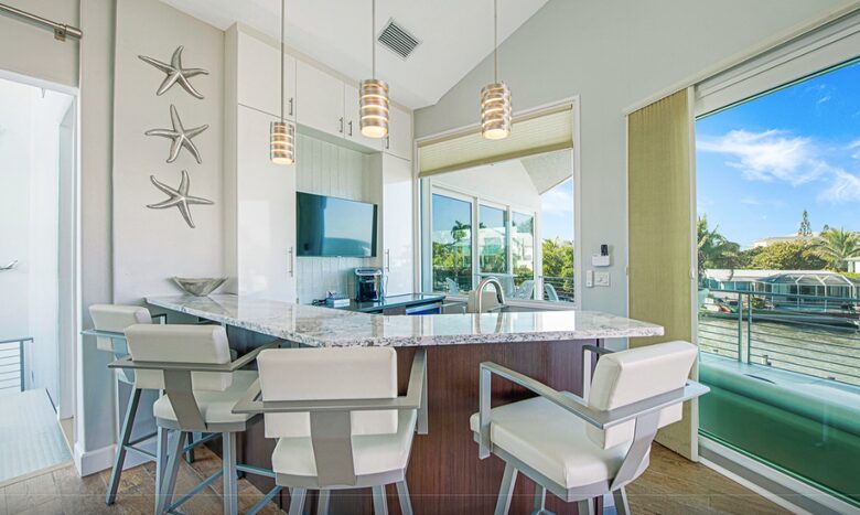 Island Life Villa - 5 Bed at Anna Maria Island - Holmes Beach, Florida