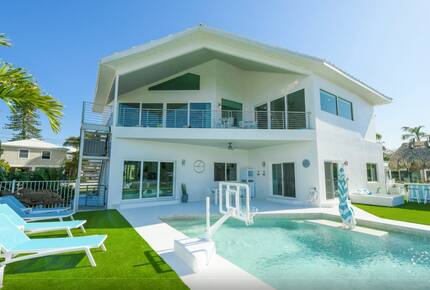 Island Life Villa - 5 Bed at Anna Maria Island - Holmes Beach, Florida