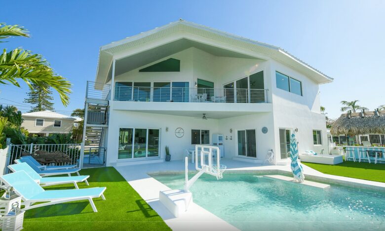 Island Life Villa - 5 Bed at Anna Maria Island - Holmes Beach, Florida