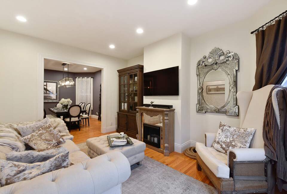 Designer Victorian Home - San Francisco, California