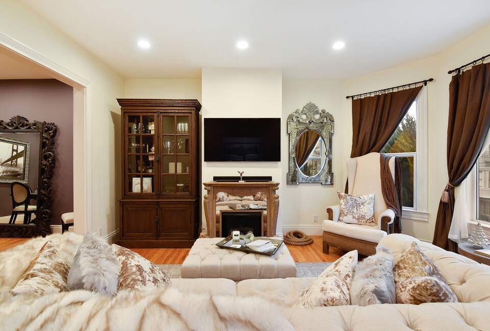 Designer Victorian Home - San Francisco, California