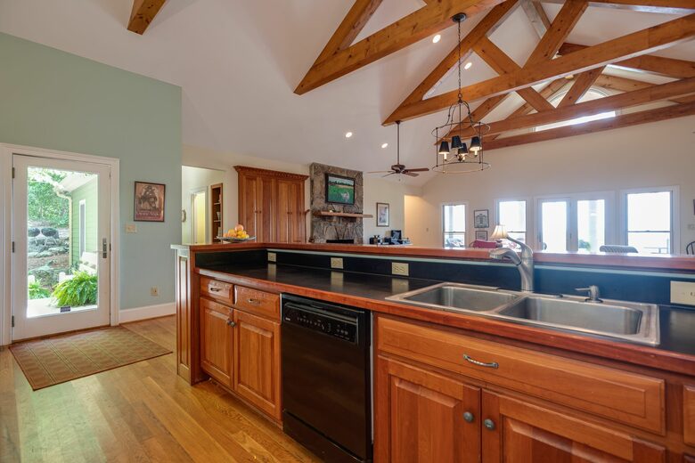 Stunning 'Mountain View' from Sun-up to Sundown - Monteagle, Tennessee