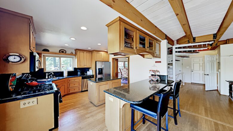 Spectacular Arrowhead Lakefront - Lake Arrowhead, California