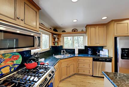 Spectacular Arrowhead Lakefront - Lake Arrowhead, California