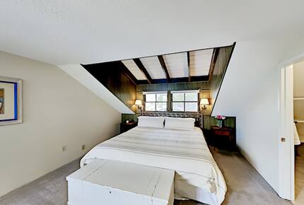 Spectacular Arrowhead Lakefront - Lake Arrowhead, California