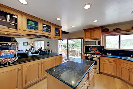 Spectacular Arrowhead Lakefront - Lake Arrowhead, California