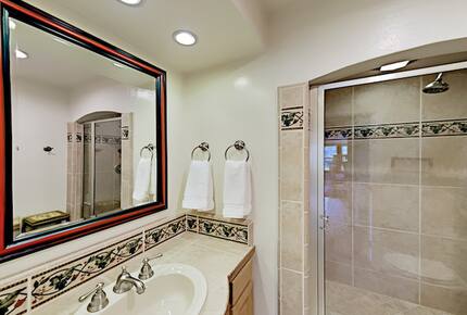 Spectacular Arrowhead Lakefront - Lake Arrowhead, California