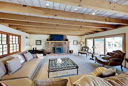 Spectacular Arrowhead Lakefront - Lake Arrowhead, California