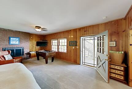 Spectacular Arrowhead Lakefront - Lake Arrowhead, California