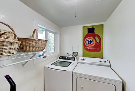 Spectacular Arrowhead Lakefront - Lake Arrowhead, California