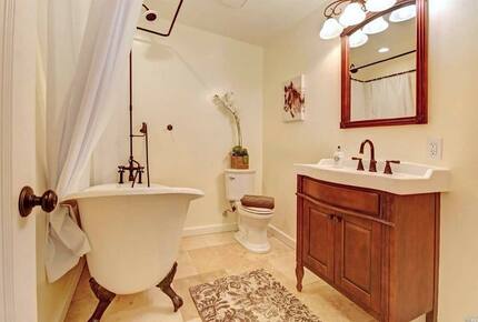 Downtown Napa Valley Hidden Gem - Napa, California