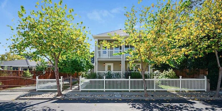 Downtown Napa Valley Hidden Gem - Napa, California