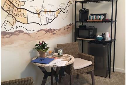 Downtown Napa Valley Hidden Gem - Napa, California