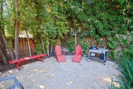 Downtown Napa Valley Hidden Gem - Napa, California