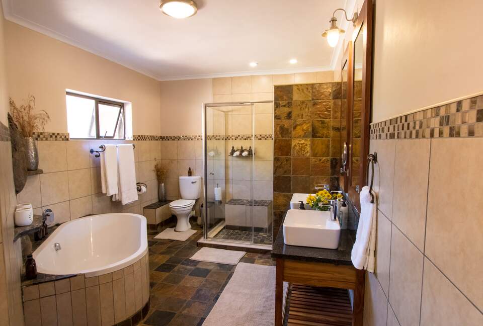 A One Bedroom Suite at Tiger Canyon Private Game Reserve - Philippolis, South Africa