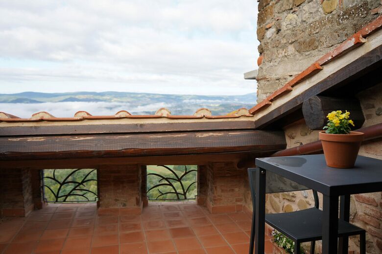Umbria Above Luxury Townhouse - Ficulle, Italy